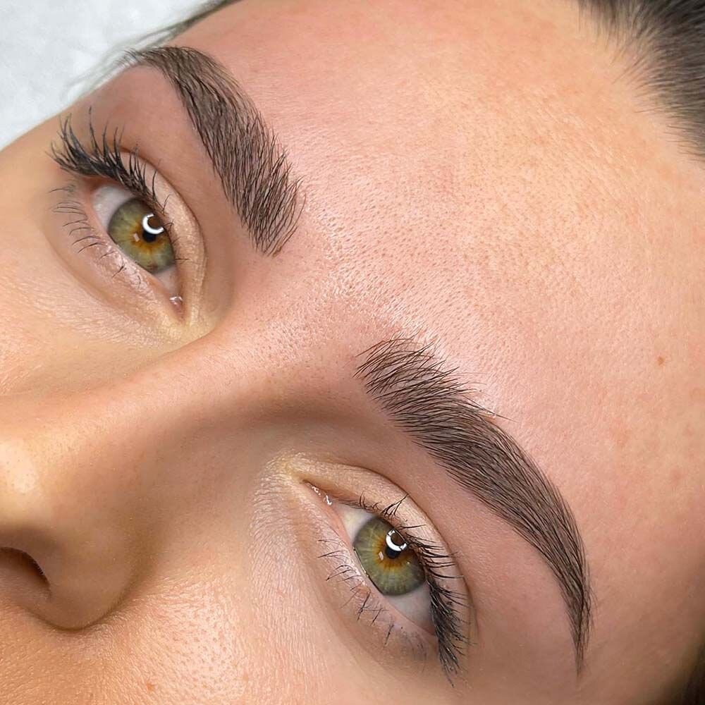 Avantajele microblading-ului