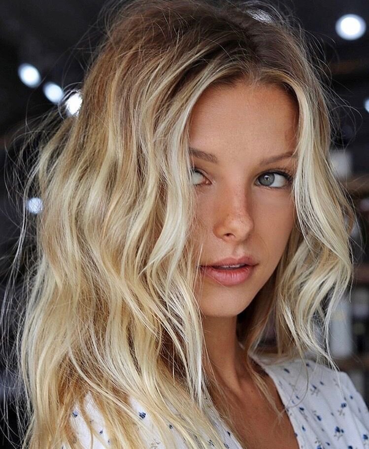 Blond dominant, diverse nuanțe