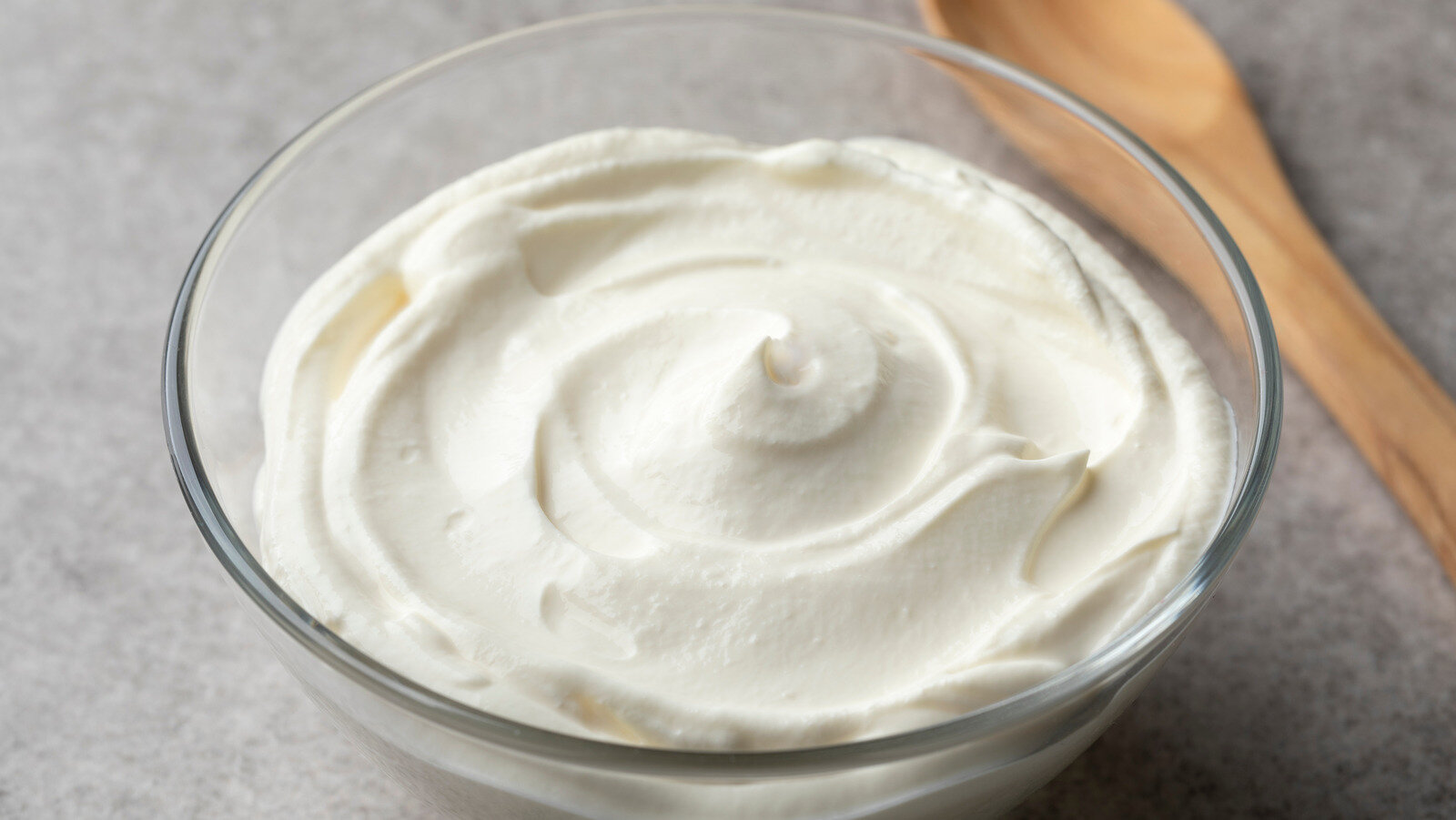 Creme de ochi anti-îmbătrânire pentru persoanele peste 50 de ani