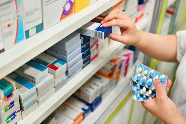 Disponibilă la farmacie.