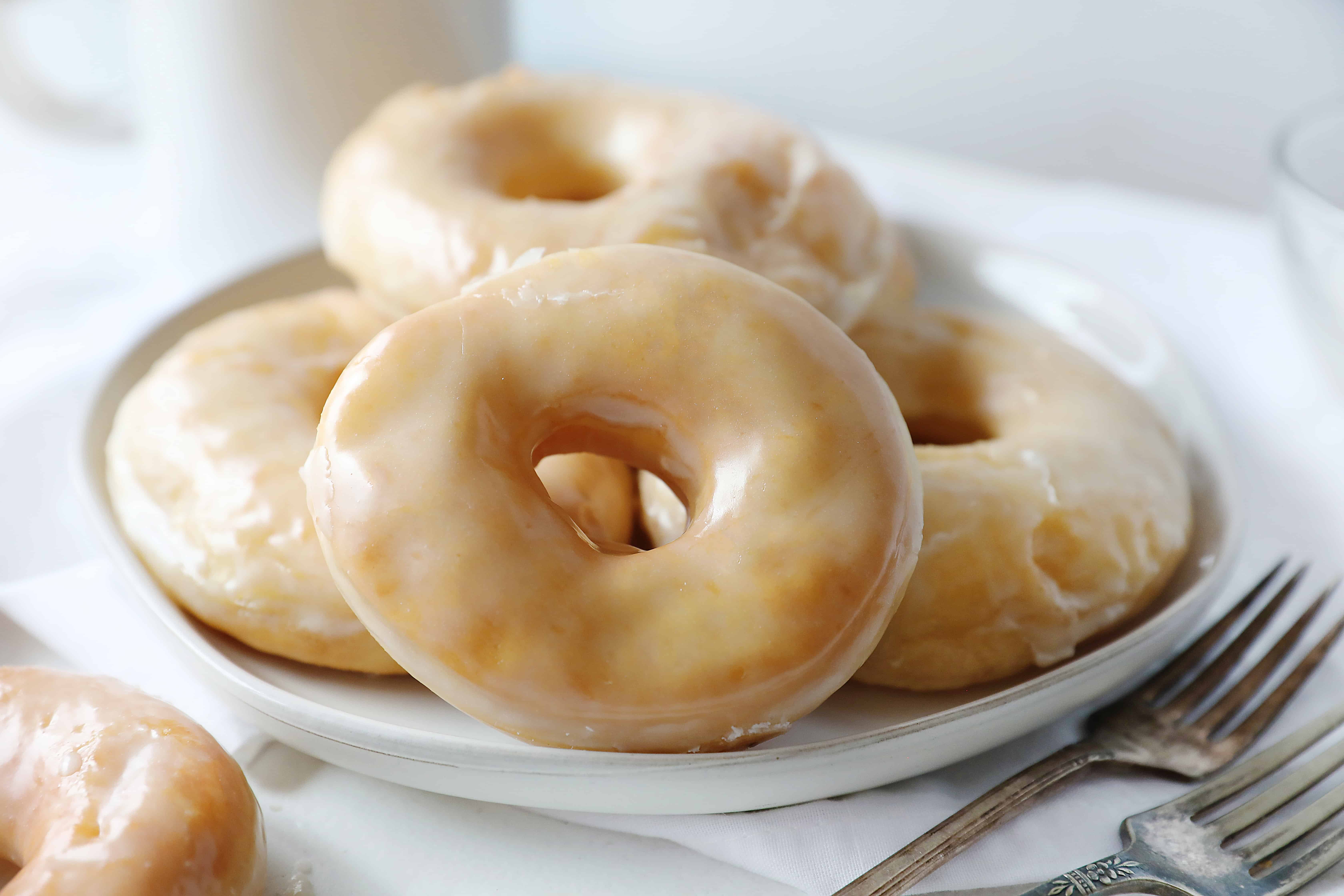 &quot;Glazed Donut Nails&quot; cu ciocolată