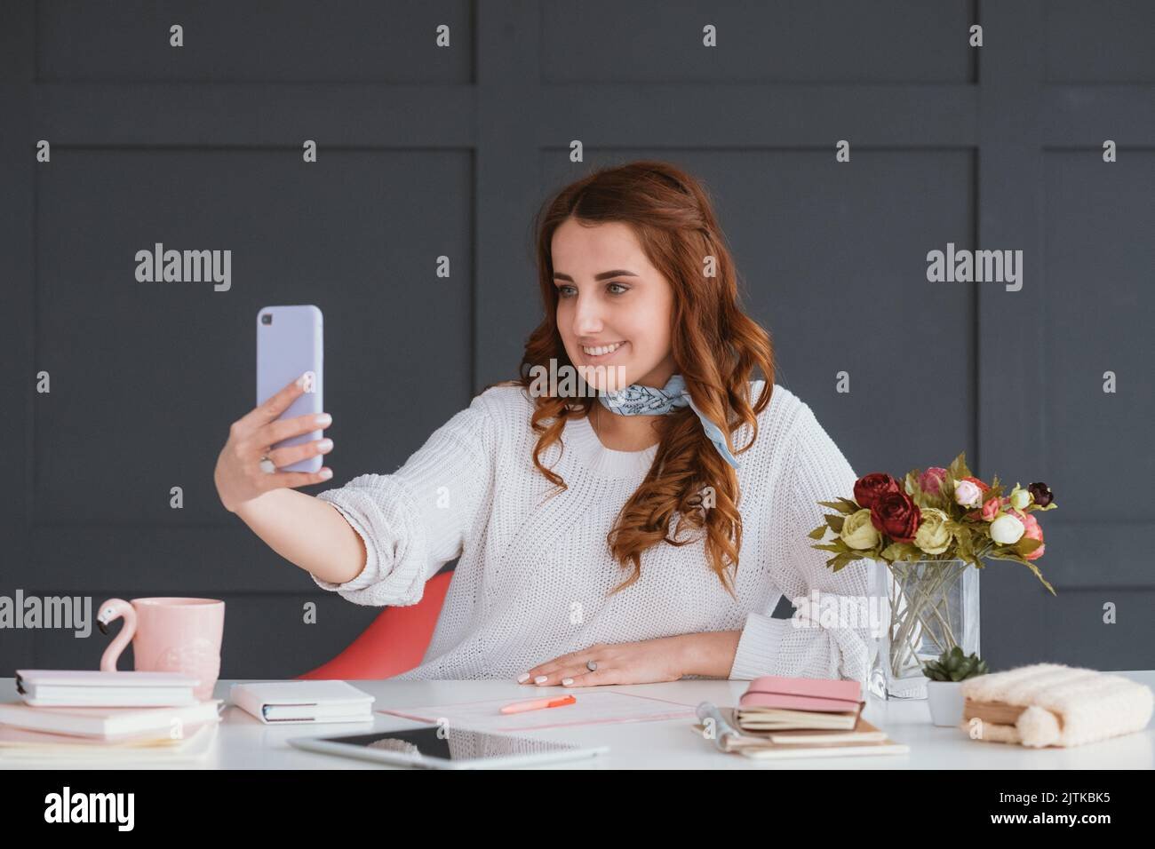 Influencerița împărtășește un selfie natural