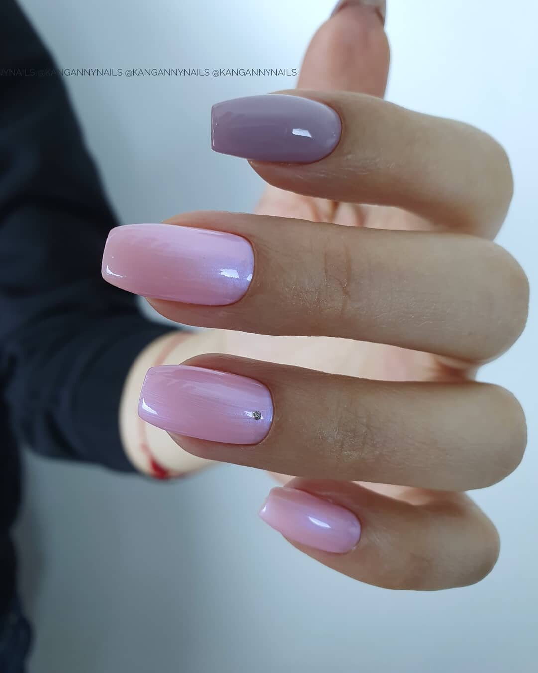 Manichiura 3D cu forme și culori pastel