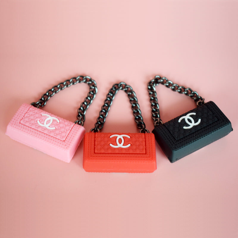 Mini-geantă și accesorii Chanel
