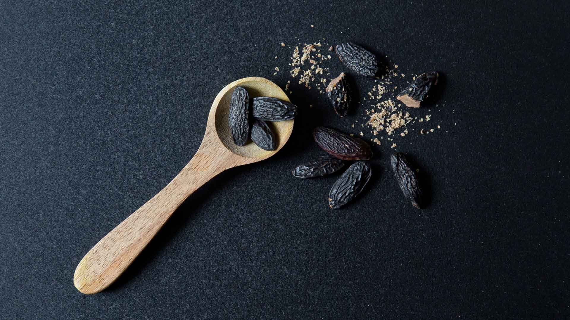 Notele florale, de migdale, cafea, iasomie, boabe de tonka și cacao