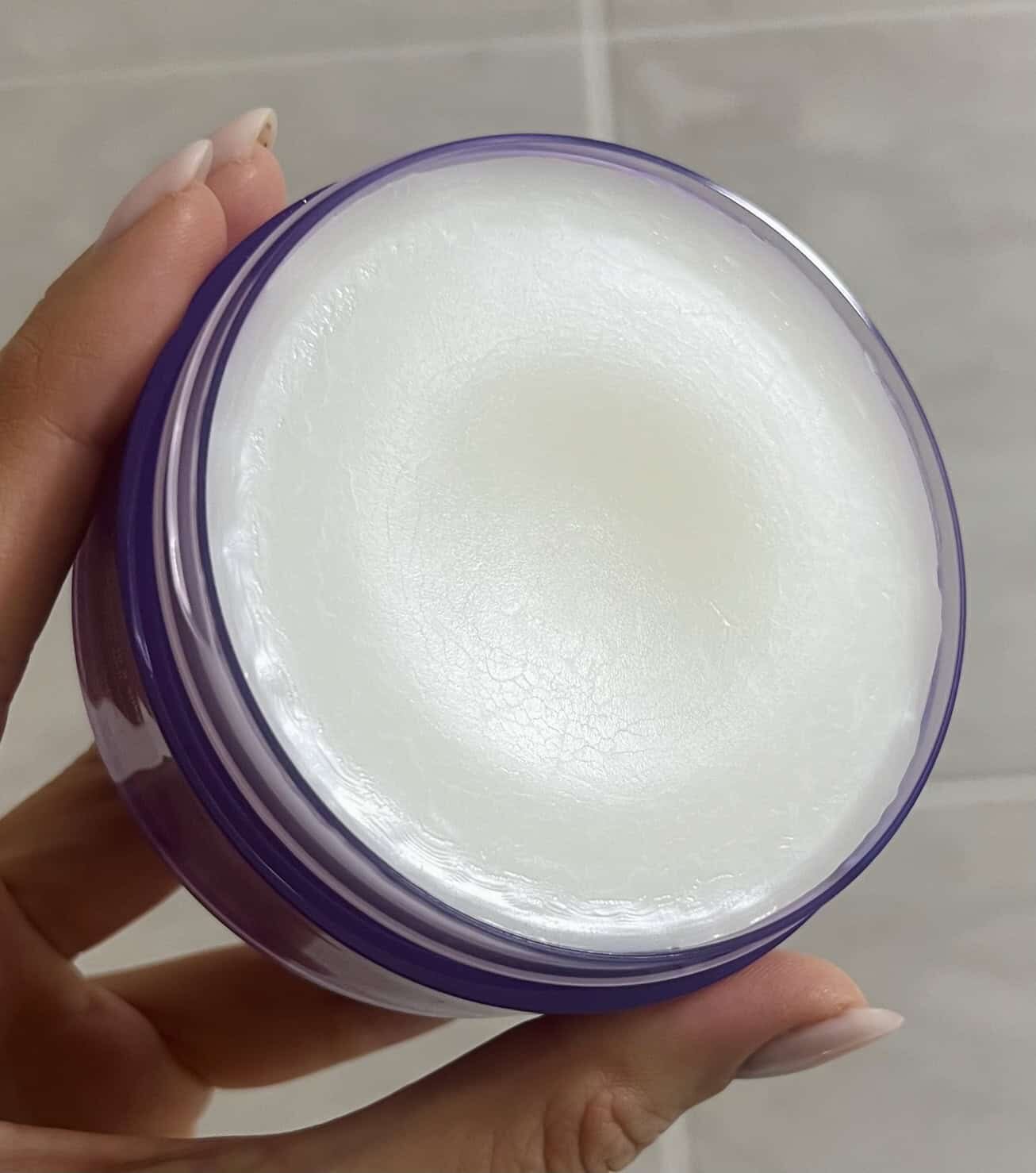 Produse recomandate: Farmacy, Clinique, Elemis.