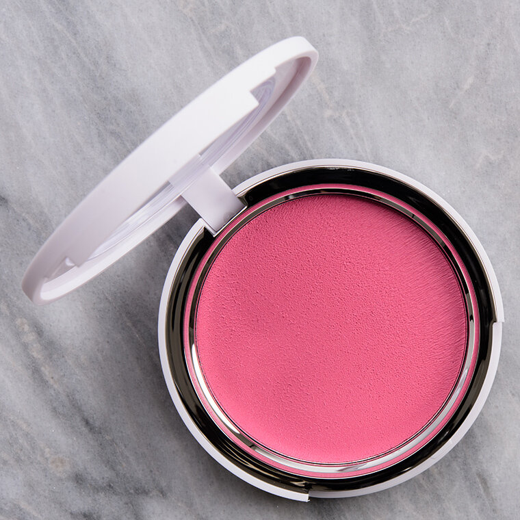 Produse recomandate: Soft Pop Blush Stic (Makeup By Mario) și Icy Nude Blush Filter (Huda Beauty)