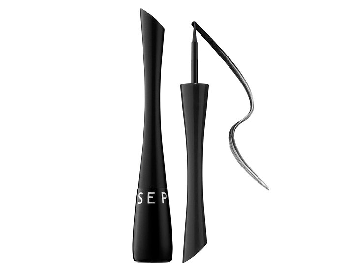 Rezistență îmbunătățită cu eyeliner waterproof