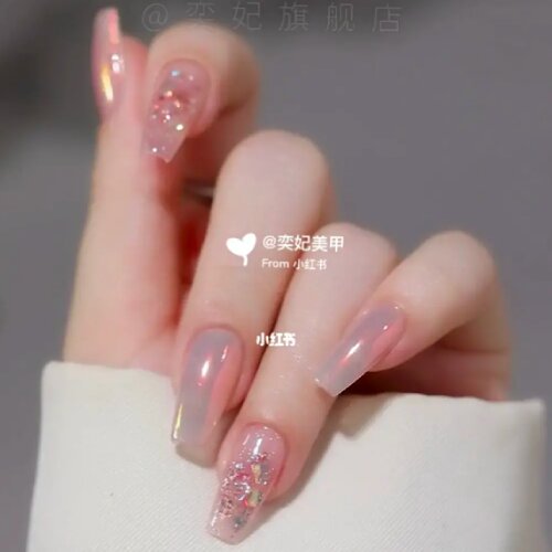 Stilul &quot;Lip Gloss Nails&quot;