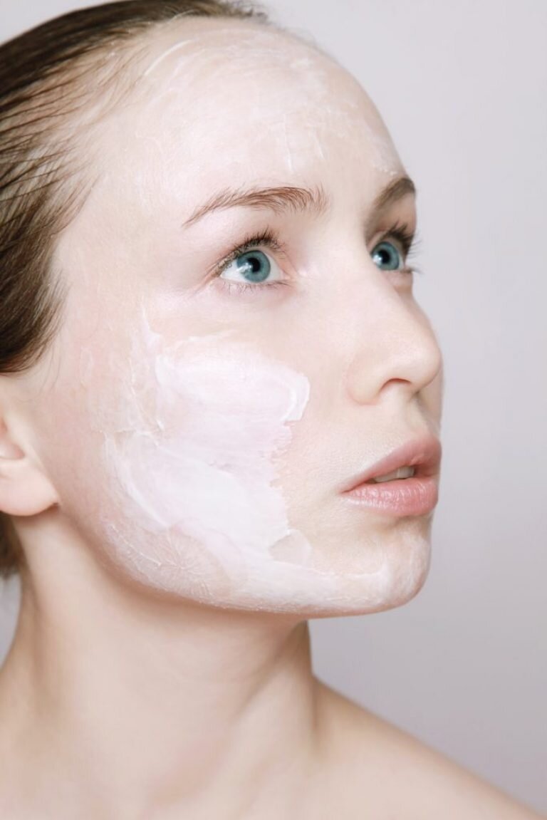 Stimulează colagenul, elastina, acidul hialuronic
