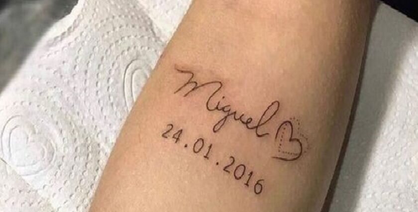 Tatuaje simple: date de naștere.